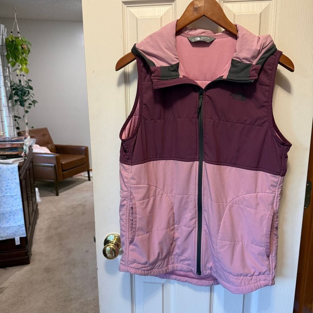 The North Face Women M Mountain Sweatshirt Vest Hooded Burgundy Pink Quilted